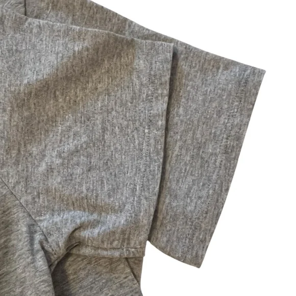 NWOT Nike Running Breathable ‘Live Fast and Kick...’ Graphic Top, Size Small - Picture 4 of 7